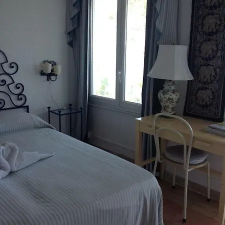 La Guardia B&B *