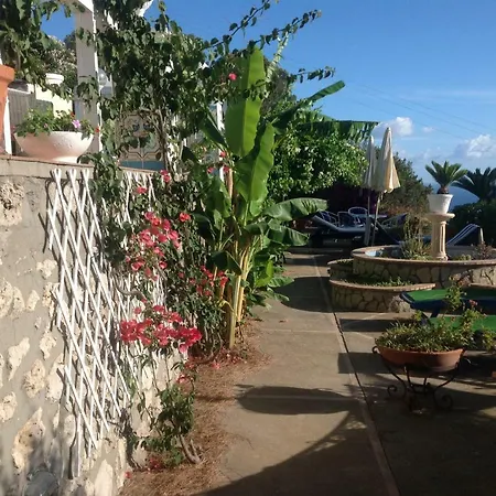 La Guardia Bed and Breakfast *