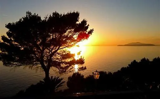 La Guardia Bed and Breakfast