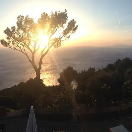 La Guardia Bed & Breakfast