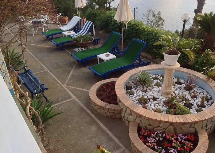 La Guardia Bed & Breakfast